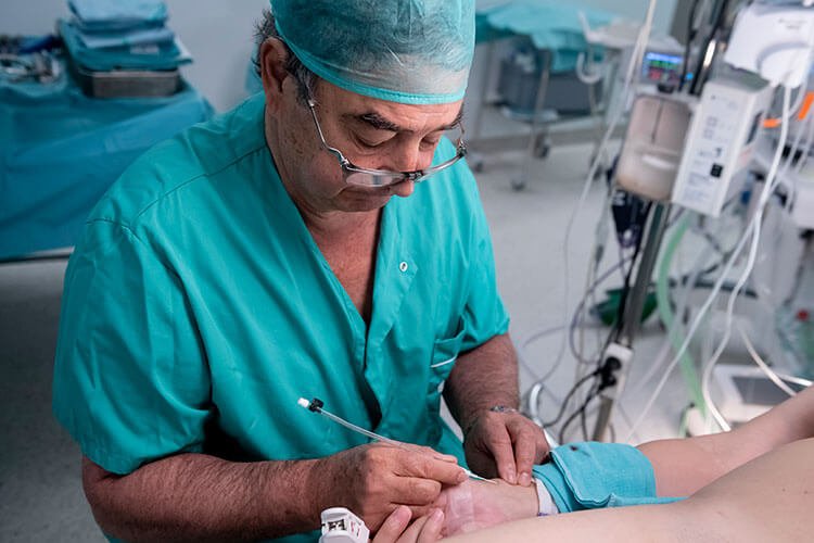 Cirugia aorta endovascular